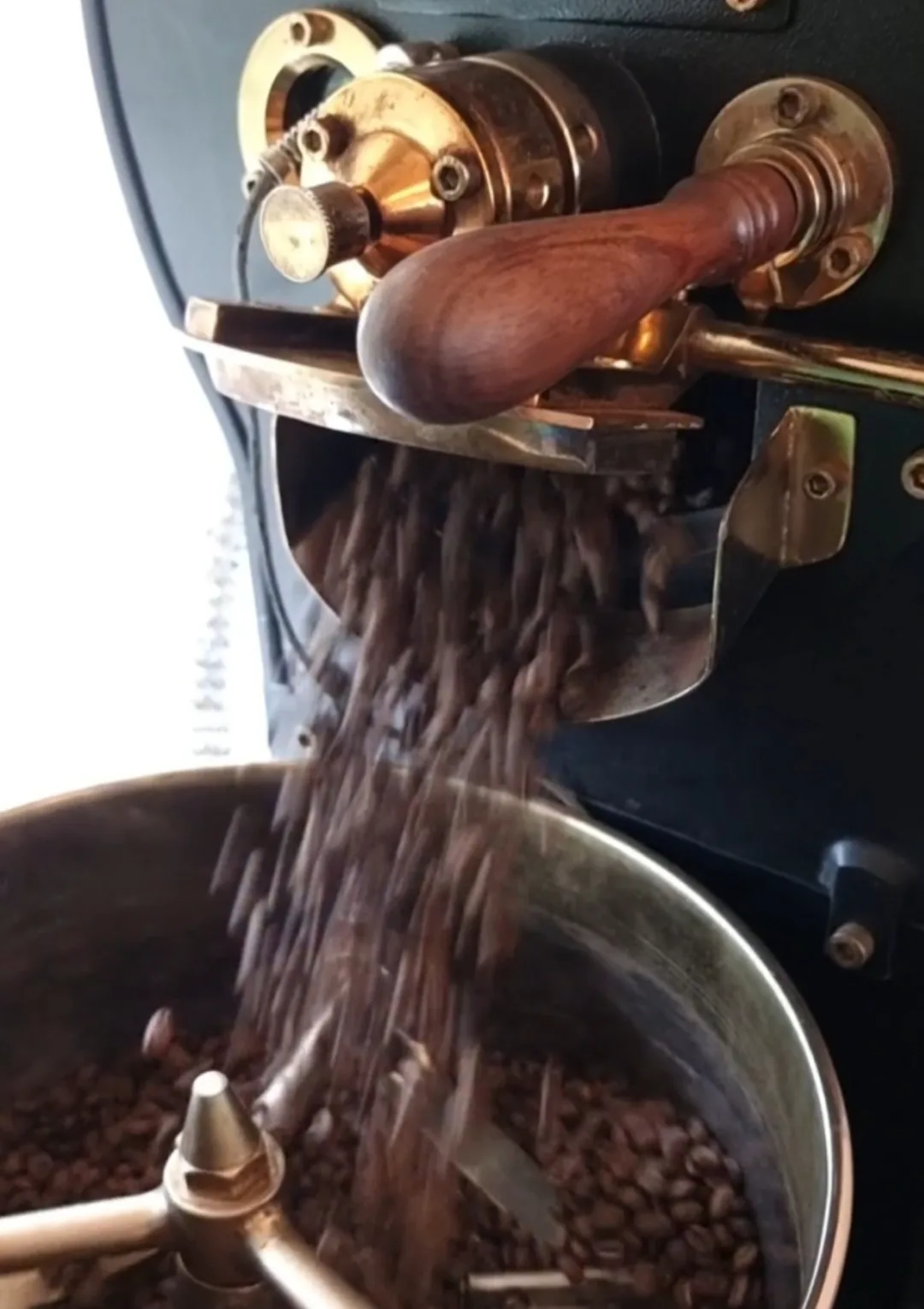 마노앤디또 Roaster
